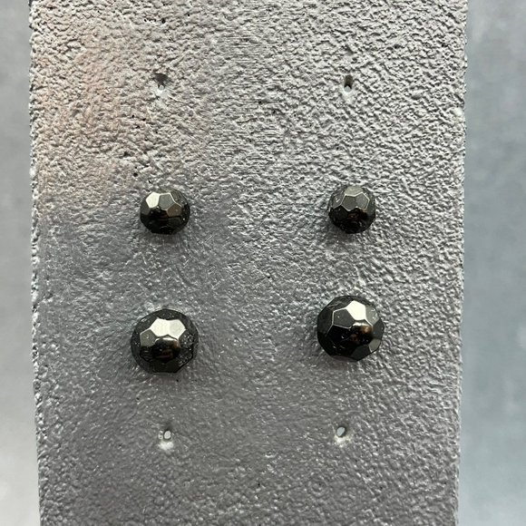 Stud Earrings Black Faceted Two Pairs Small Classic Retro Granny BoHo Soft Girl - Picture 1 of 4